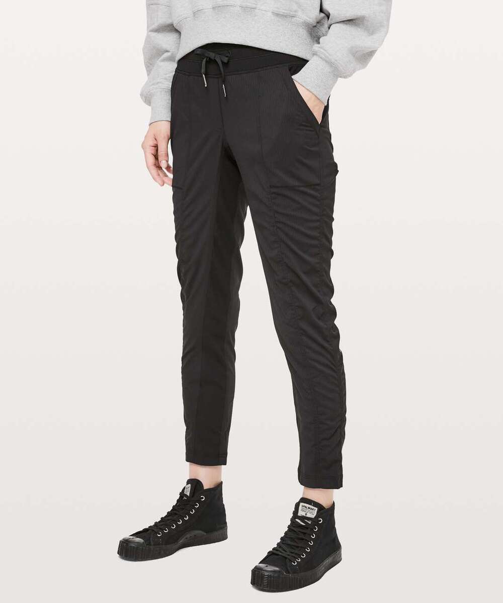 Lululemon Street To Studio Pant II Womens 6 Black Unlined 28" Elastic Waist Logo